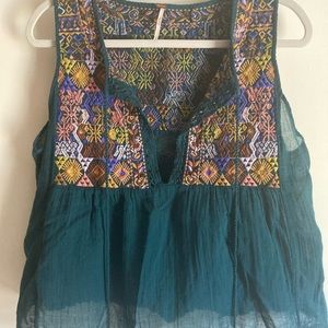 Free People green embroidered swingy tie top. Size L